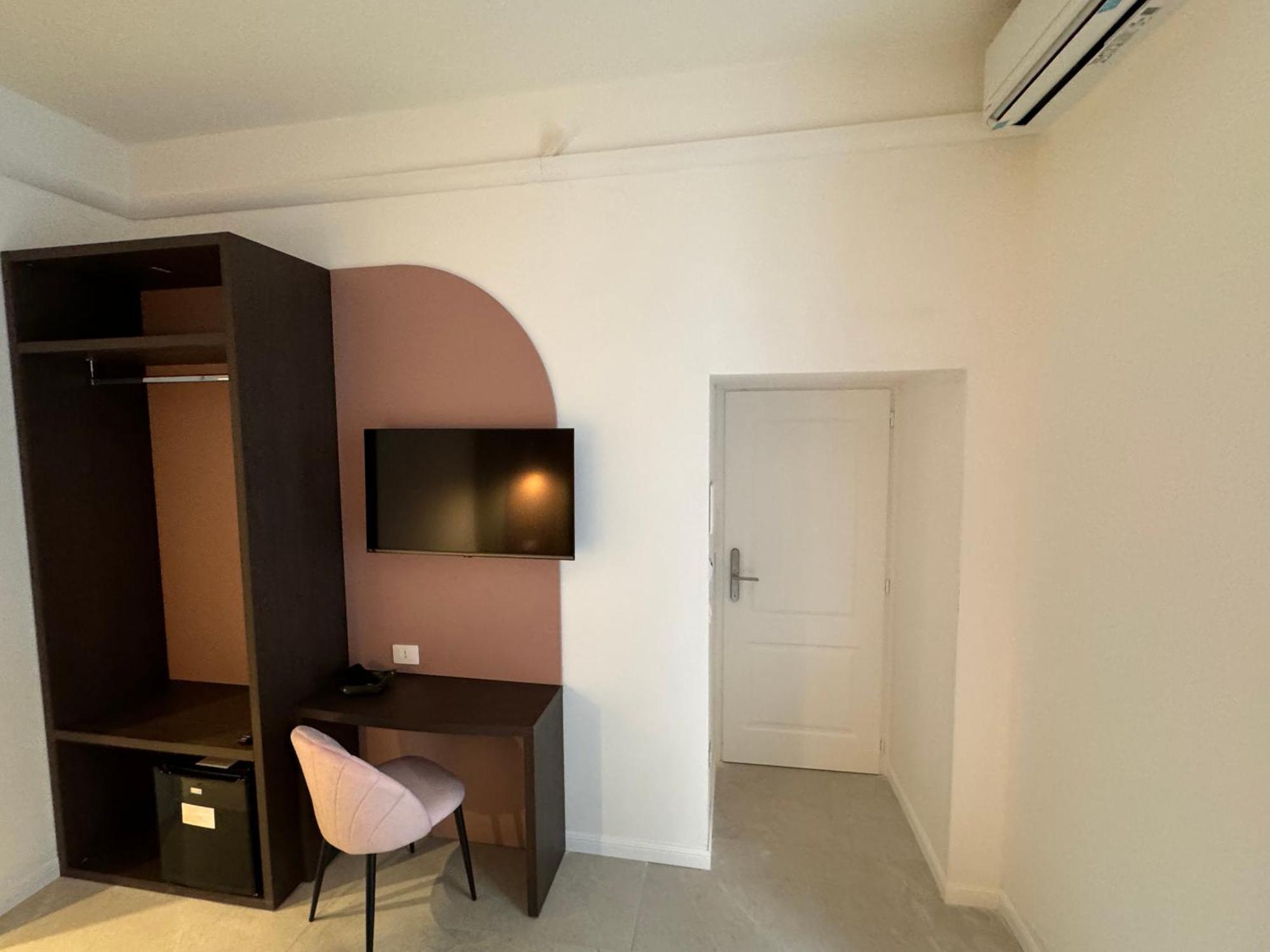 Hotiday Room Collection - Napoli Museo Suite Esterno foto