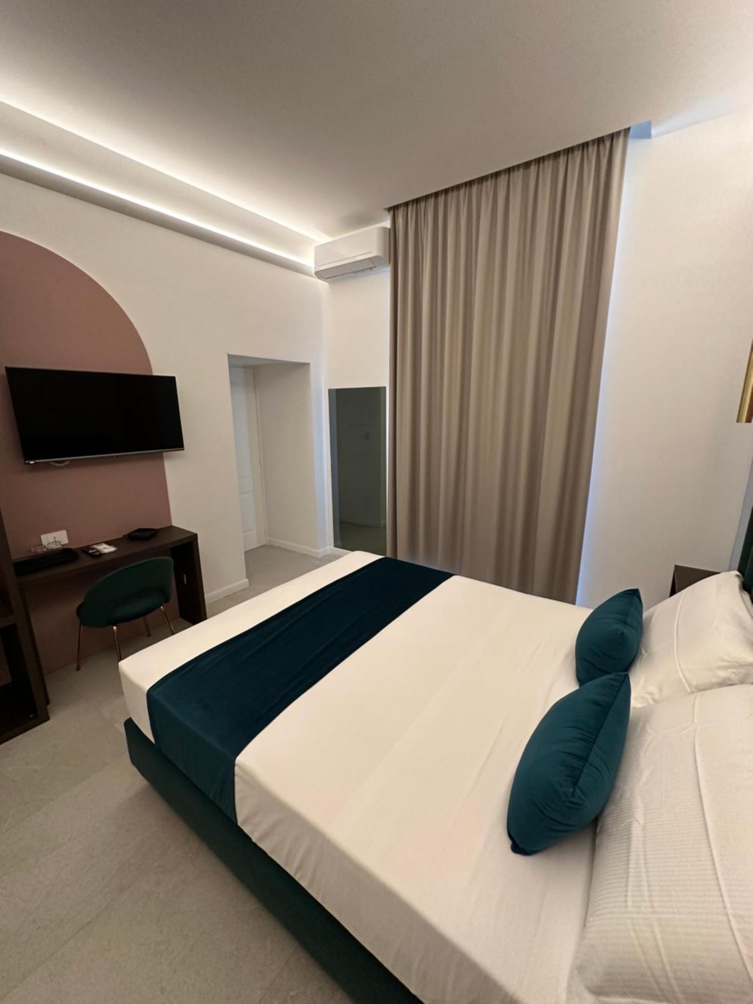 Hotiday Room Collection - Napoli Museo Suite Esterno foto