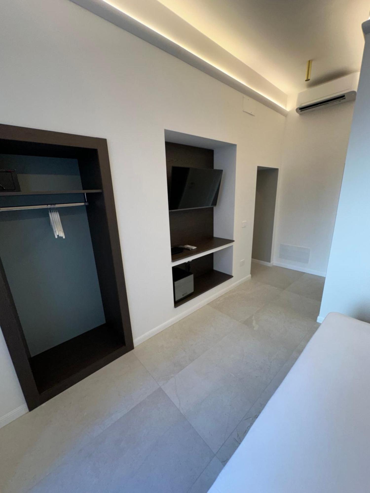 Hotiday Room Collection - Napoli Museo Suite Esterno foto